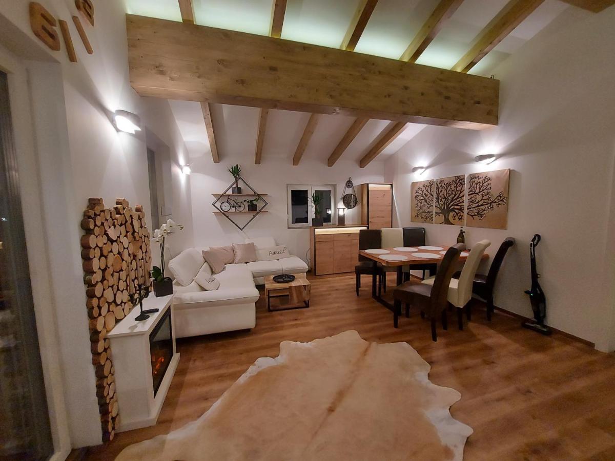 Auszeit Steiraland Penthouse 9 Mit Grossen Balkon Und Parkplatz Apartment Leoben  Exterior foto