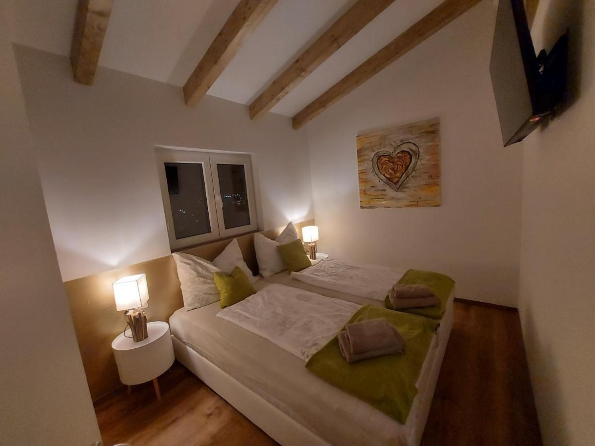 Auszeit Steiraland Penthouse 9 Mit Grossen Balkon Und Parkplatz Apartment Leoben  Exterior foto