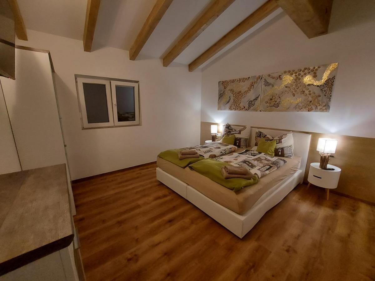 Auszeit Steiraland Penthouse 9 Mit Grossen Balkon Und Parkplatz Apartment Leoben  Exterior foto