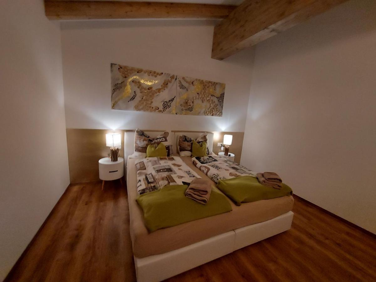 Auszeit Steiraland Penthouse 9 Mit Grossen Balkon Und Parkplatz Apartment Leoben  Exterior foto